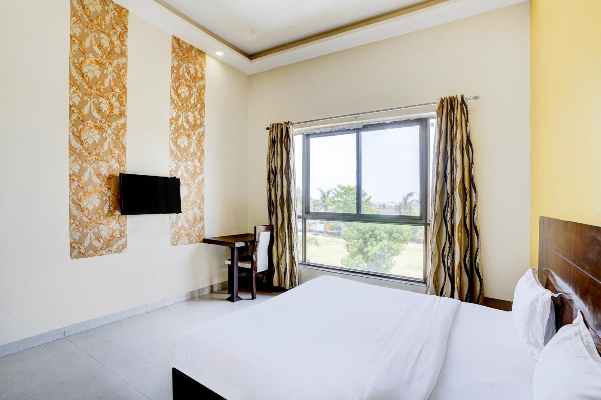 Hotel Amrit Manthan Chittorgarh Eksteriør bilde